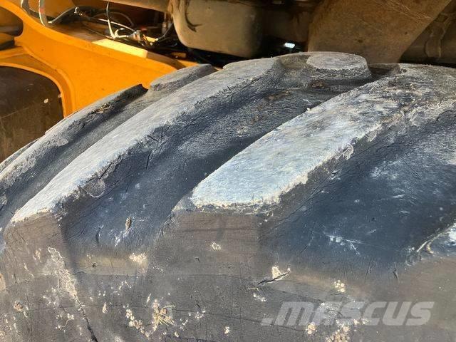 JCB 3 CX Экскаваторы-погрузчики