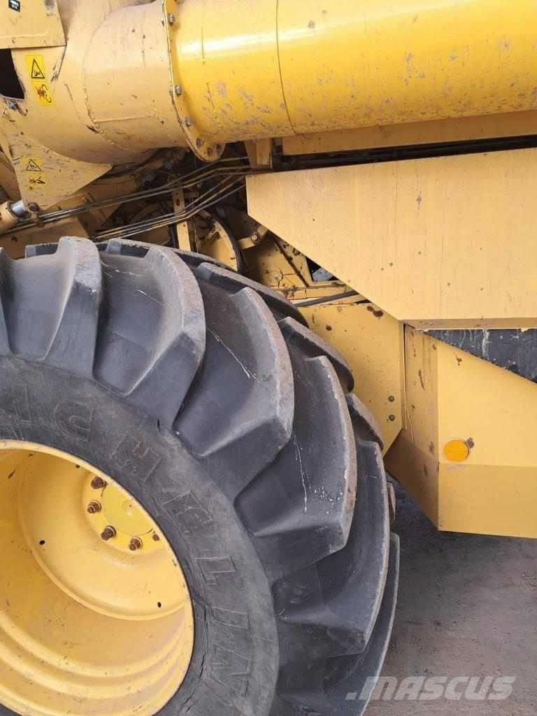 New Holland TX 66 Зерноуборочные комбайны