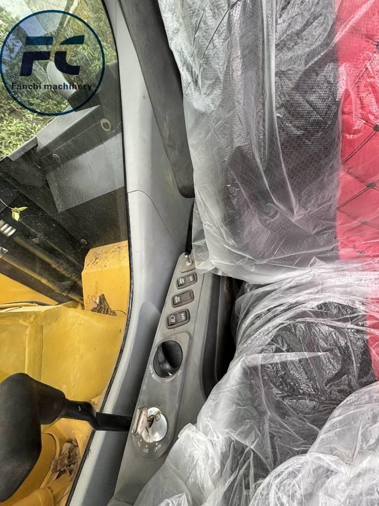 Komatsu 128 Гусеничные экскаваторы