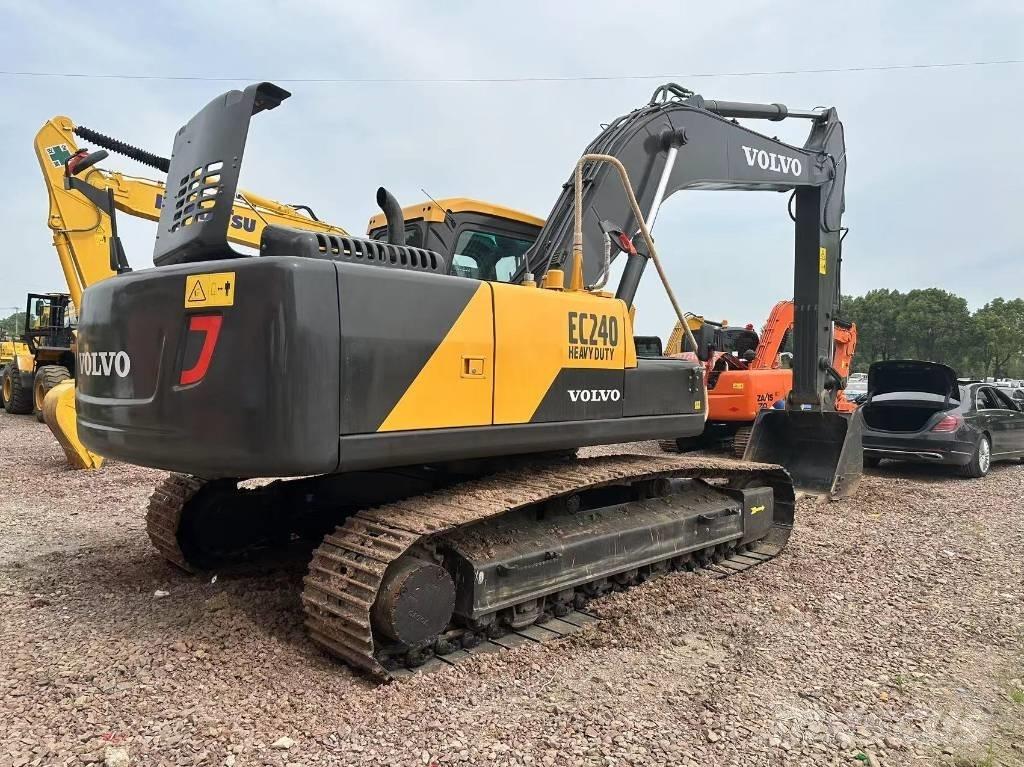 Volvo EC 240 Гусеничные экскаваторы