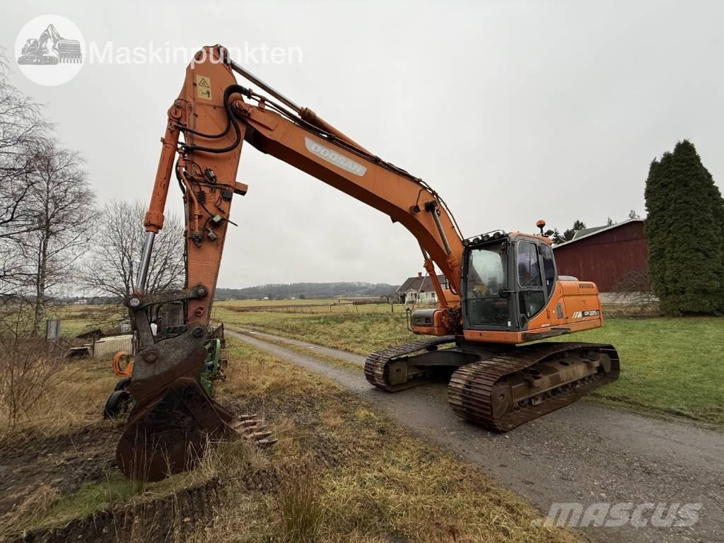 Doosan DX 225 LC Гусеничные экскаваторы