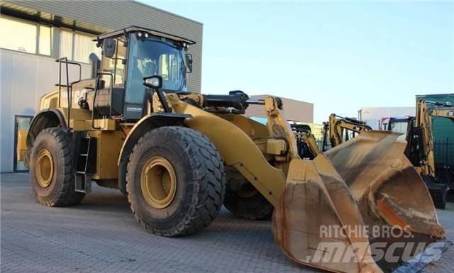 CAT 966M Фронтальные погрузчики