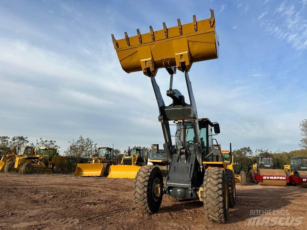 XCMG LW 500 F Фронтальные погрузчики