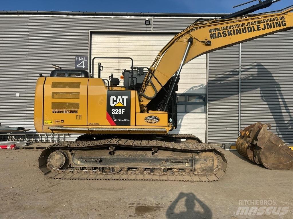 CAT 323 F L Гусеничные экскаваторы