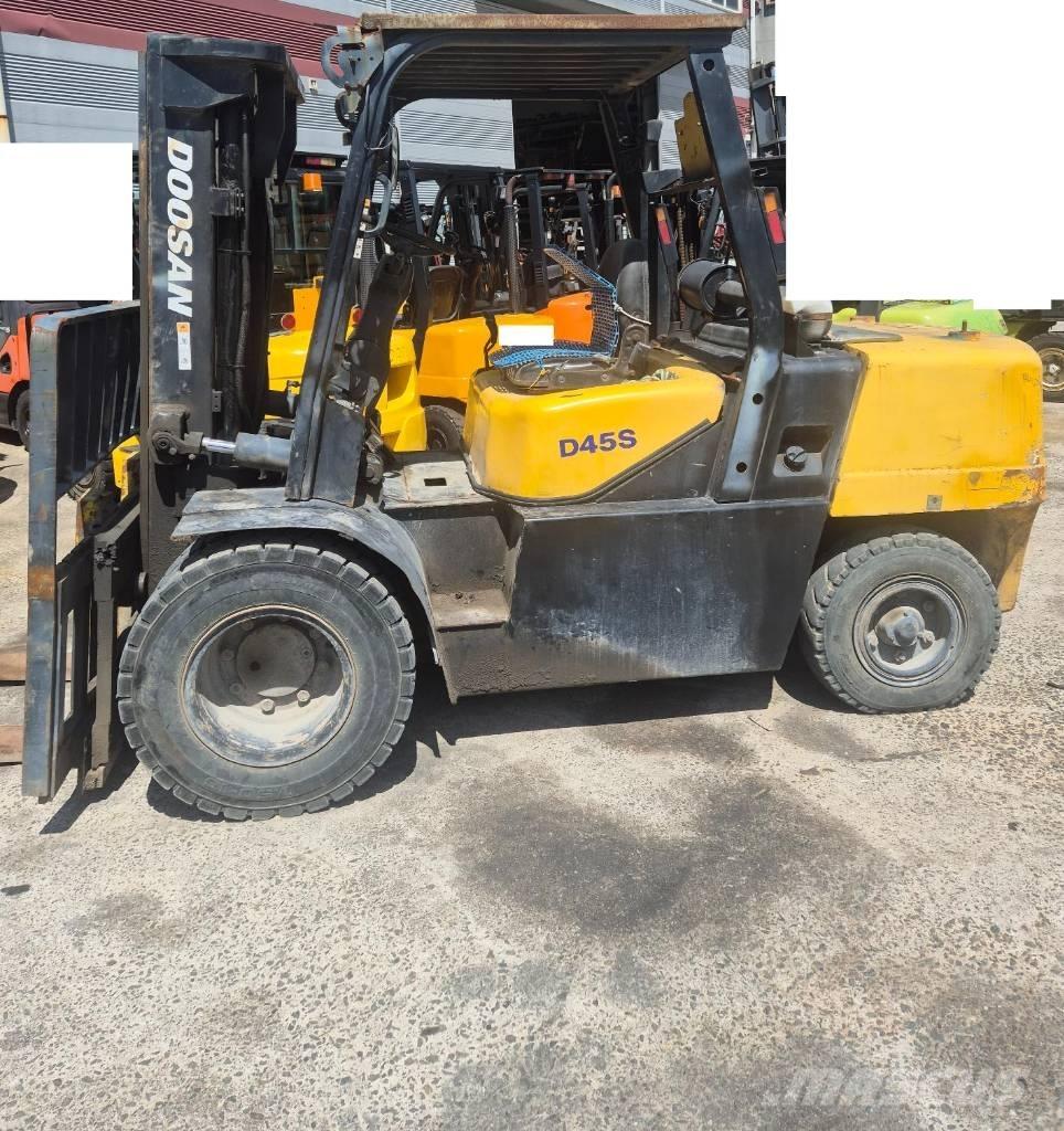 Doosan D 45 SC-9 Другие складские механизмы