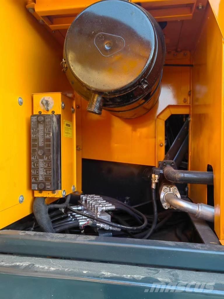 Hyundai 305LC-9S Гусеничные экскаваторы