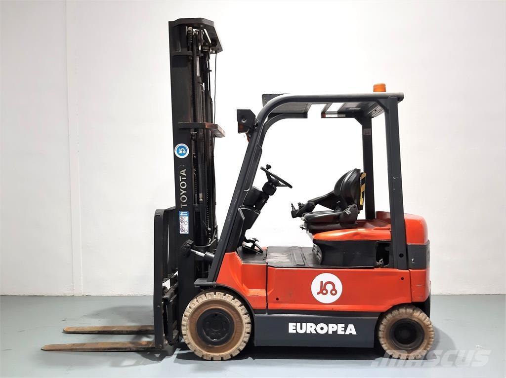 Toyota 7FBMF25 Электропогрузчики