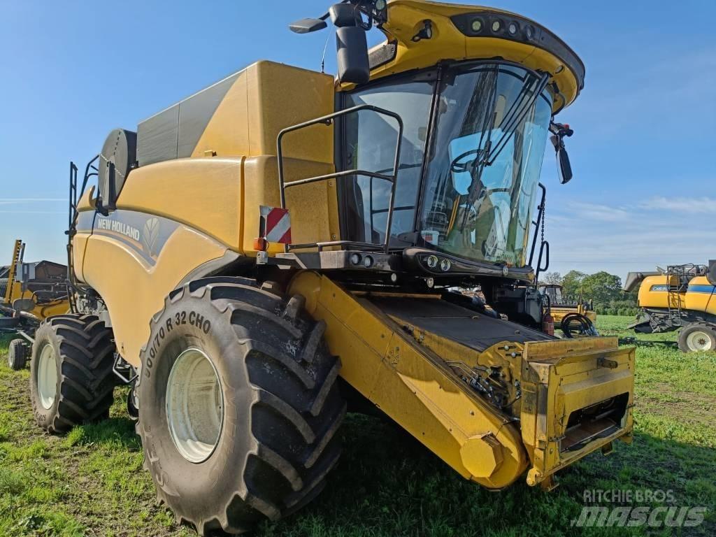 New Holland CX 8.90 Зерноуборочные комбайны
