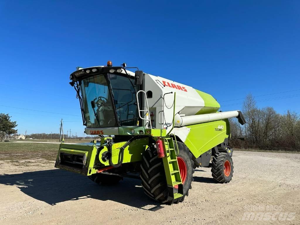 CLAAS Tucano 440 Зерноуборочные комбайны