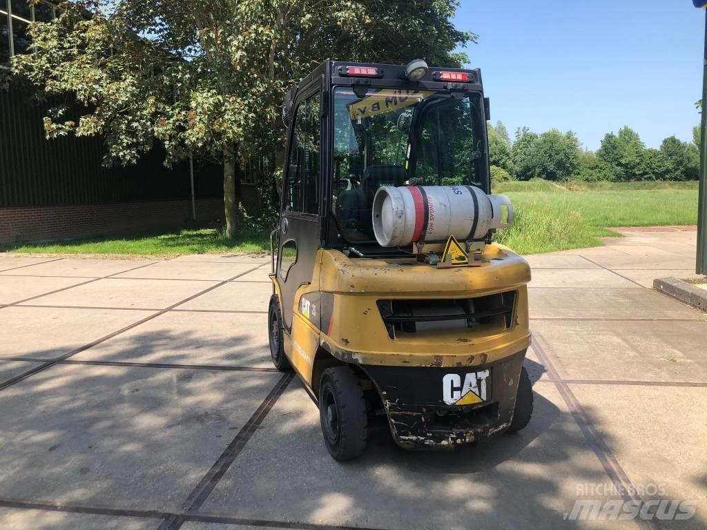 CAT GP 25 N Газовые погрузчики
