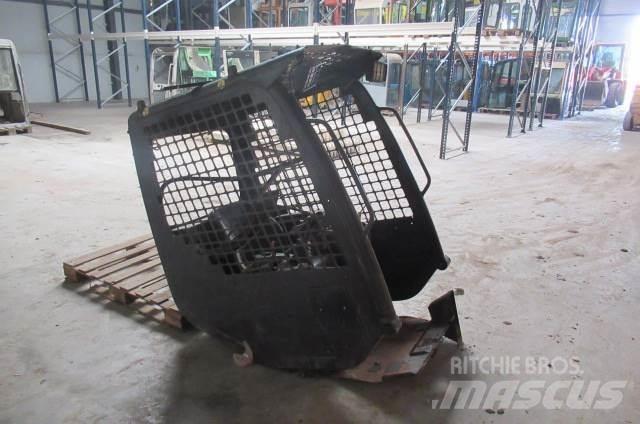 Komatsu SK714 Кабины и интерьер