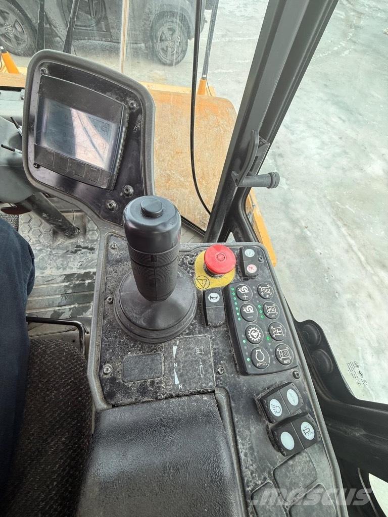 CAT CS 68 B Грунтовые катки