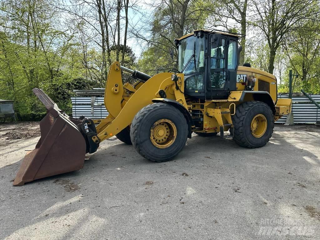 CAT 938M Фронтальные погрузчики