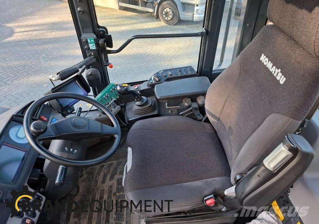 Komatsu WA270-7 Фронтальные погрузчики