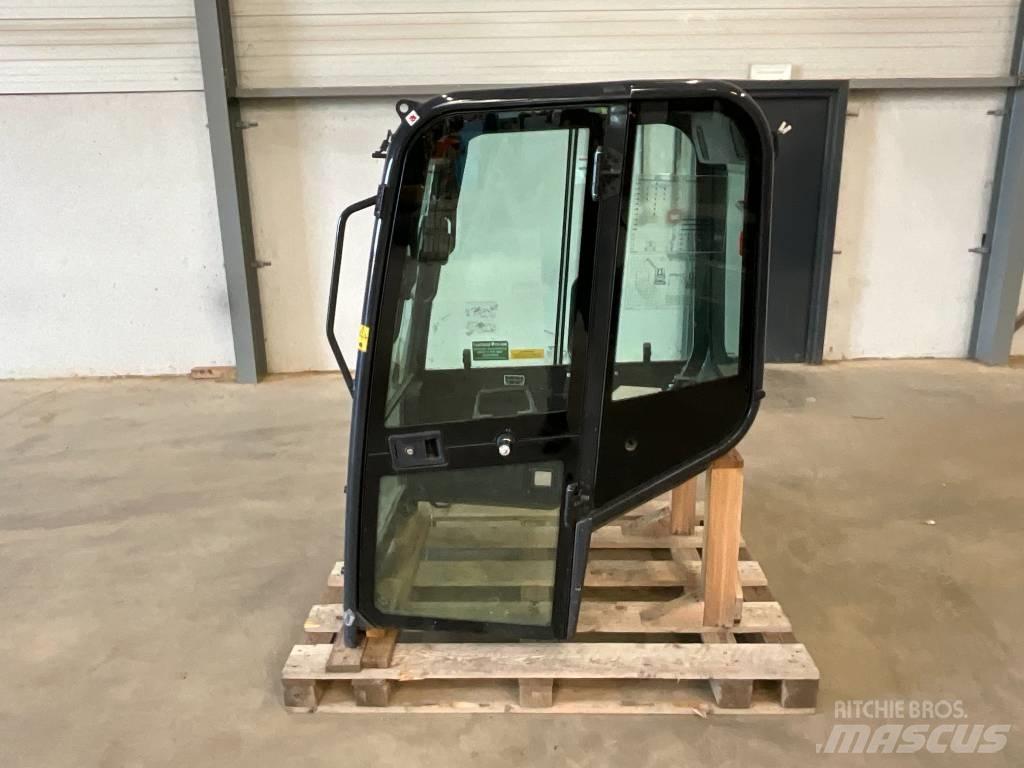 Kubota U 27-4 Кабины и интерьер