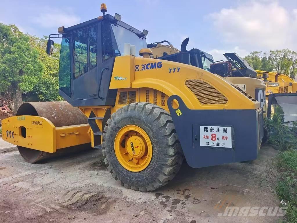 XCMG XS 202 J Грунтовые катки