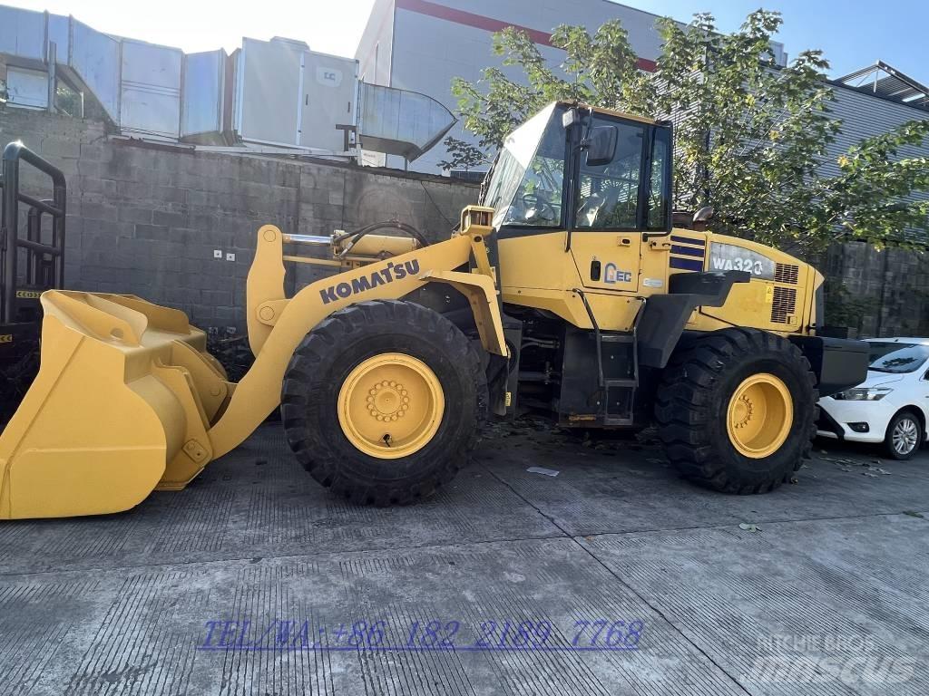 Komatsu WA320 Фронтальные погрузчики