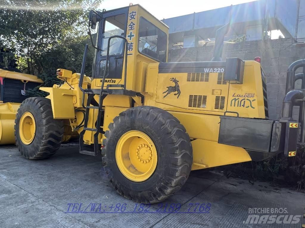 Komatsu WA320 Фронтальные погрузчики