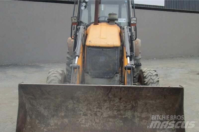 JCB 3DX4 Экскаваторы-погрузчики