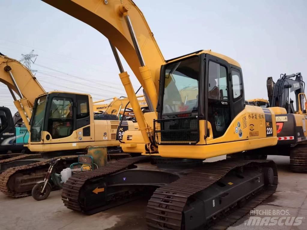 Komatsu PC 220-7 Гусеничные экскаваторы