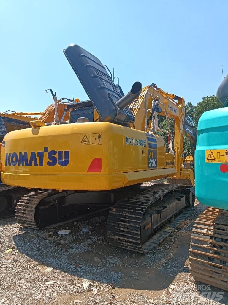 Komatsu PC 220 Гусеничные экскаваторы