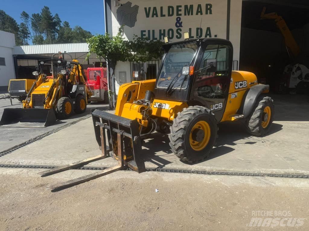 JCB 527-55 Сельскохозяйственные телескопические погрузчики