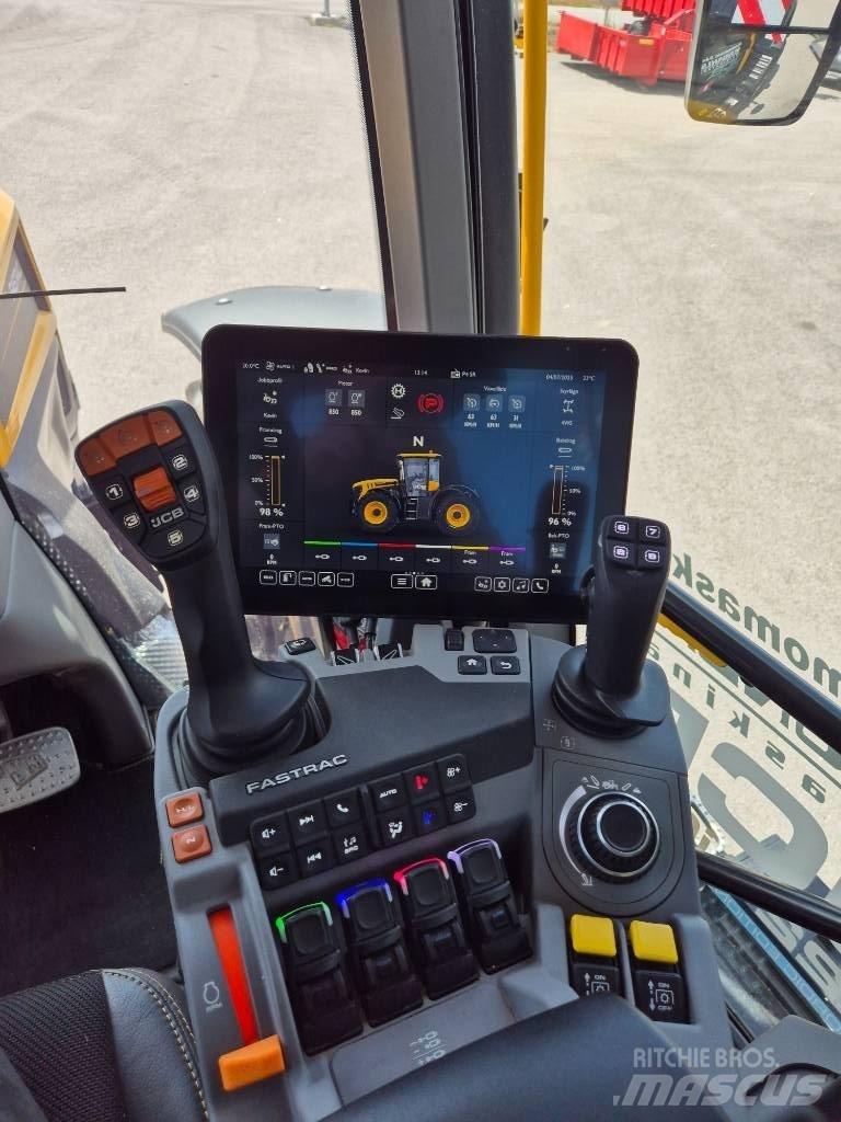 JCB Fastrac 4220 Трактора