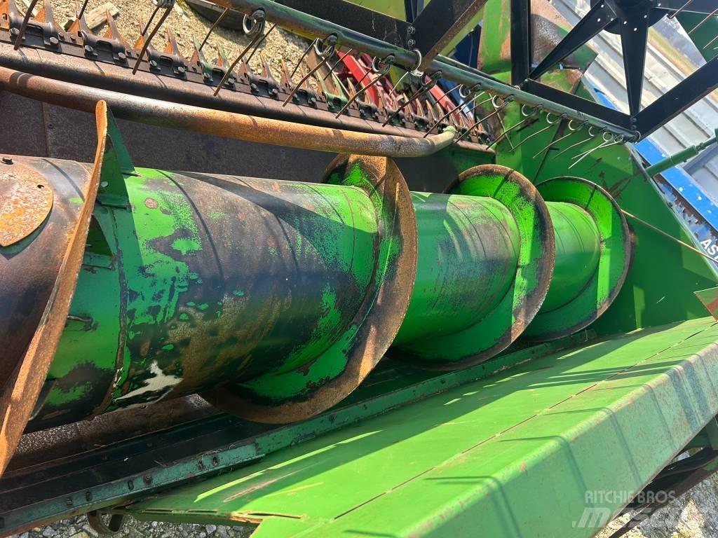 John Deere 2256 Зерноуборочные комбайны