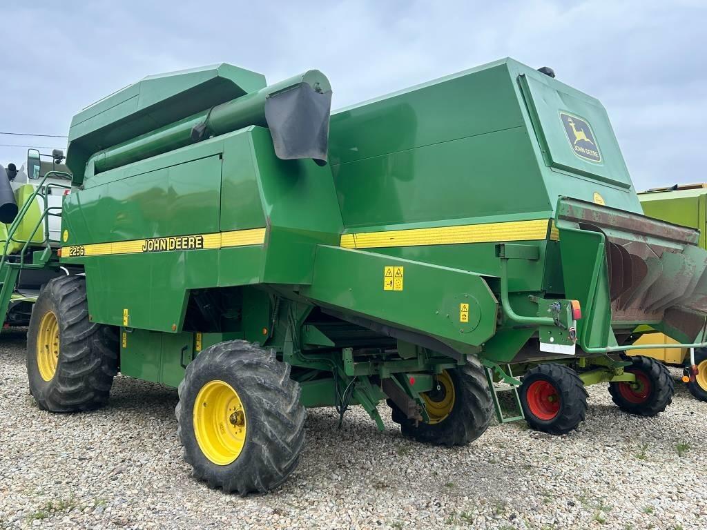 John Deere 2256 Зерноуборочные комбайны
