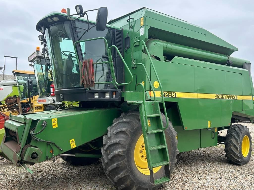 John Deere 2256 Зерноуборочные комбайны