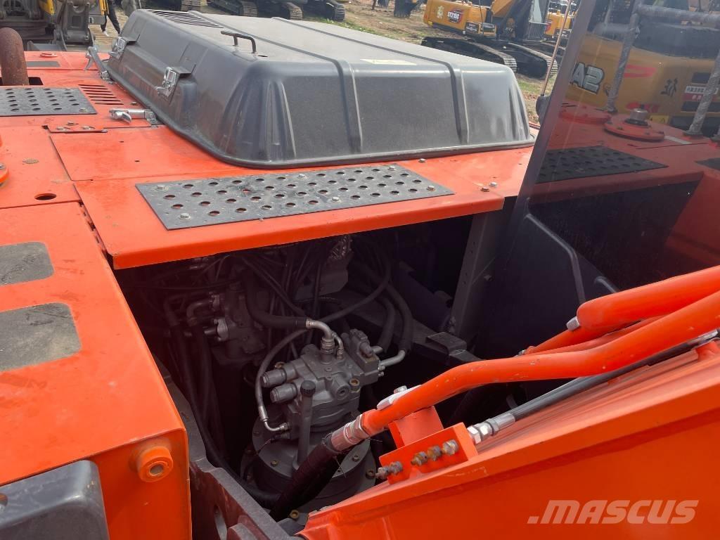 Hitachi ZX 240 Гусеничные экскаваторы