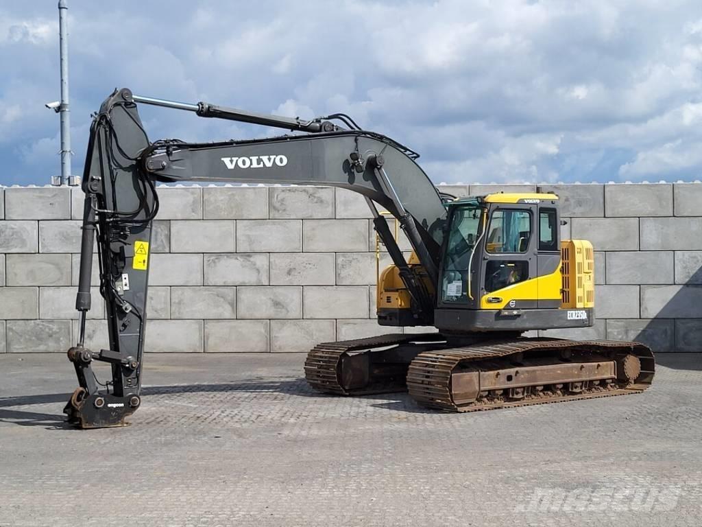 Volvo ECR 235 DL Гусеничные экскаваторы