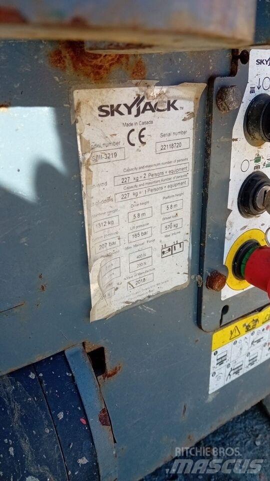 SkyJack SJ 3219 Ножничные подъемники