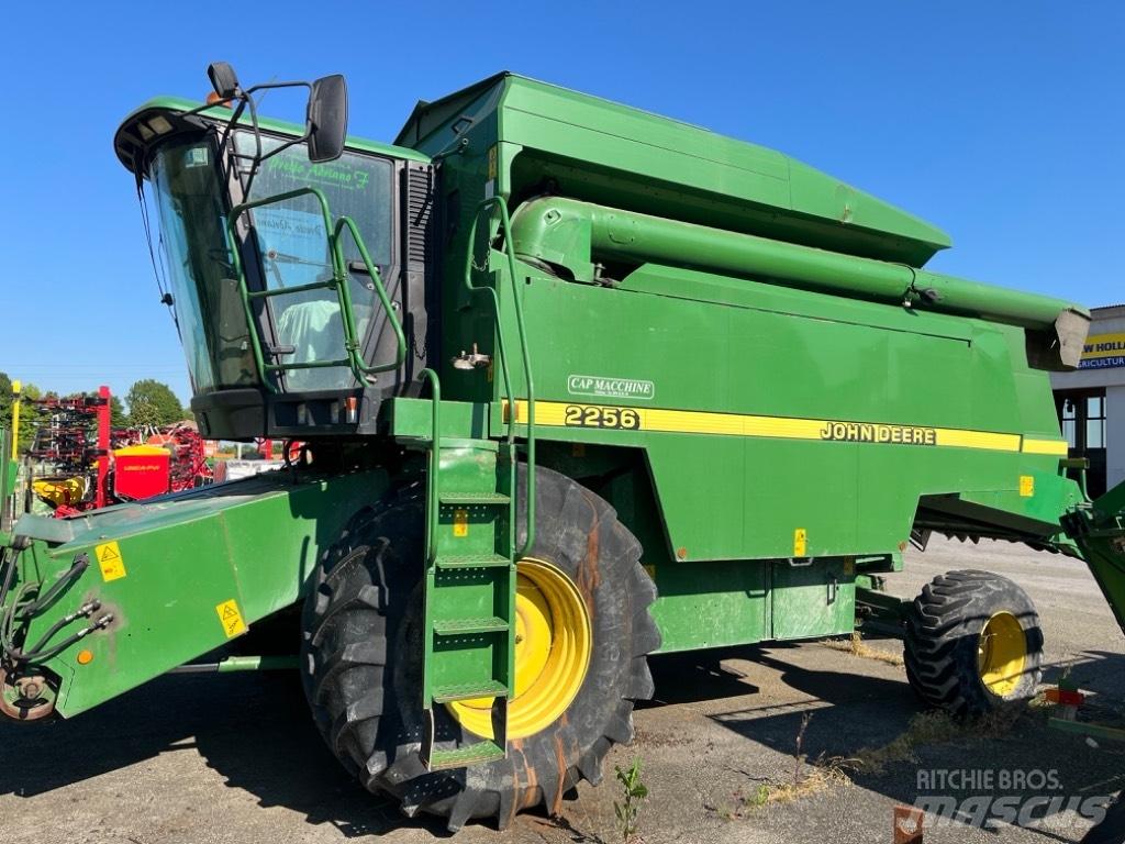 John Deere 2256 Зерноуборочные комбайны
