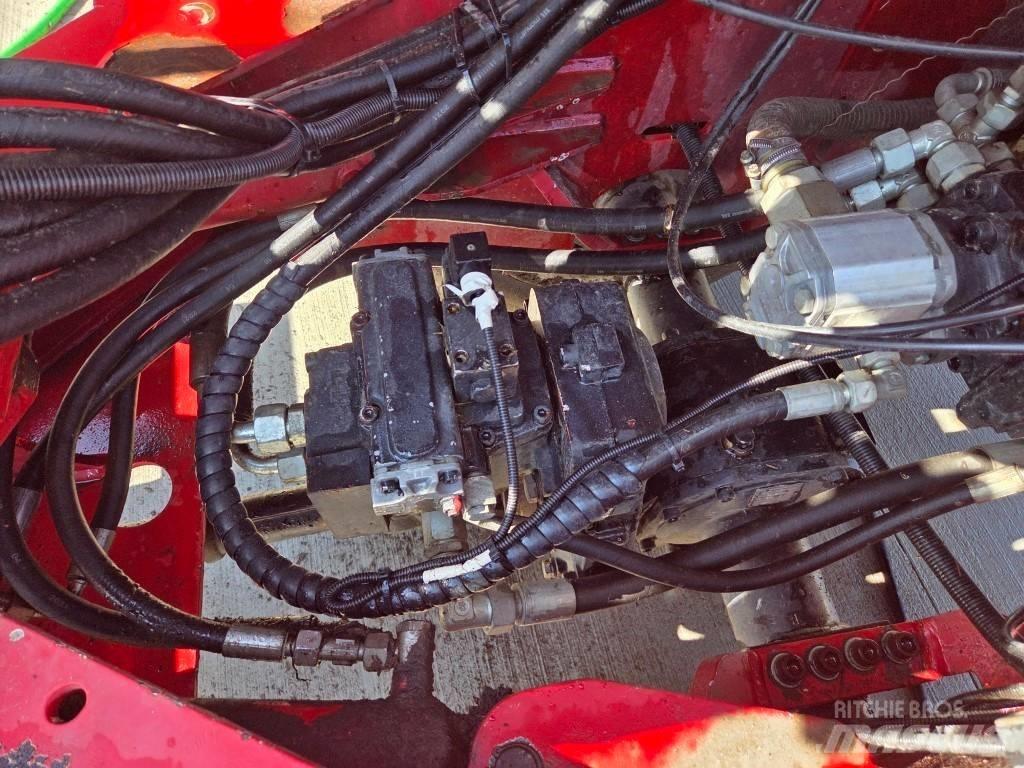 Thaler KL451 A Многофункциональные сельскохозяйственные погрузчики