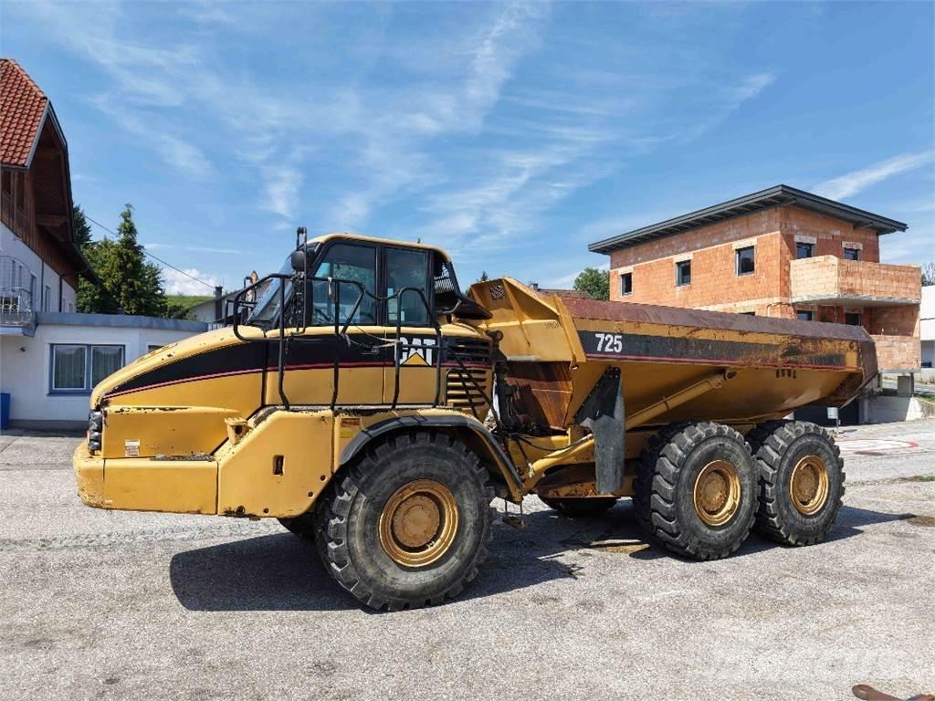 CAT 725 Шарнирно-сочленённые самосвалы