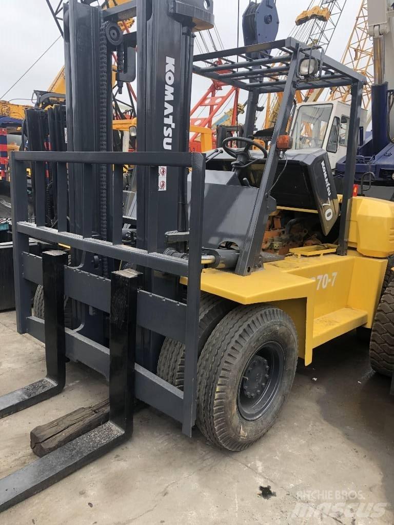 Komatsu 7 Ton Дизельные погрузчики