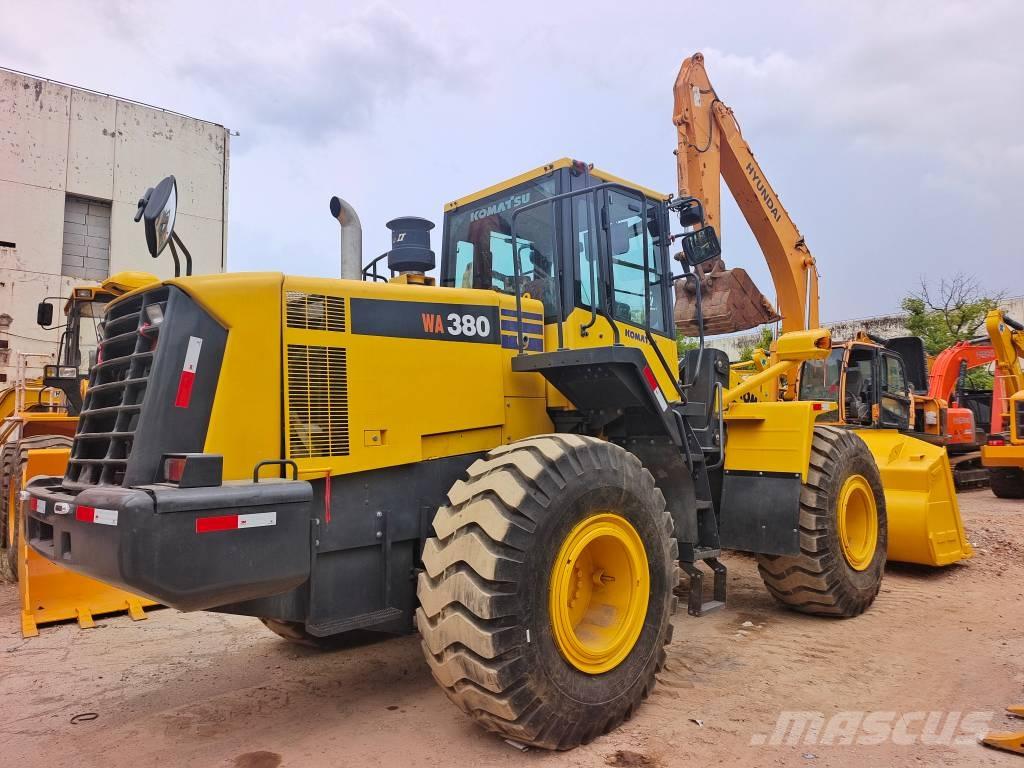 Komatsu WA 380 Фронтальные погрузчики