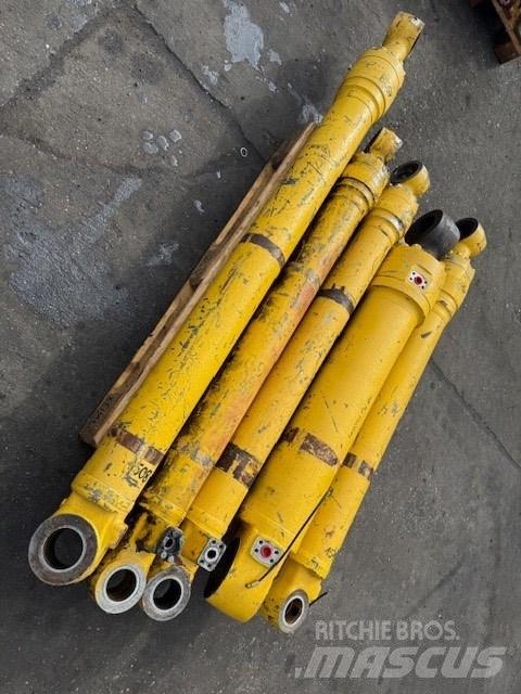 Komatsu PW 180 Гидравлическая система