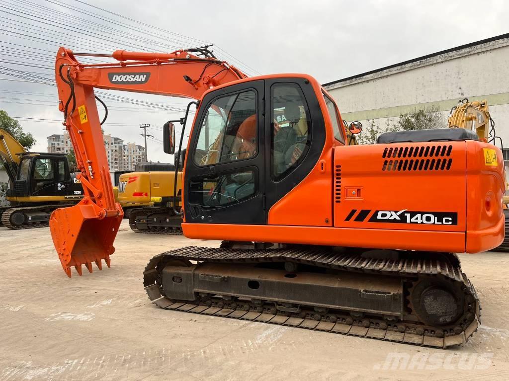 Doosan DX 140 LC Гусеничные экскаваторы
