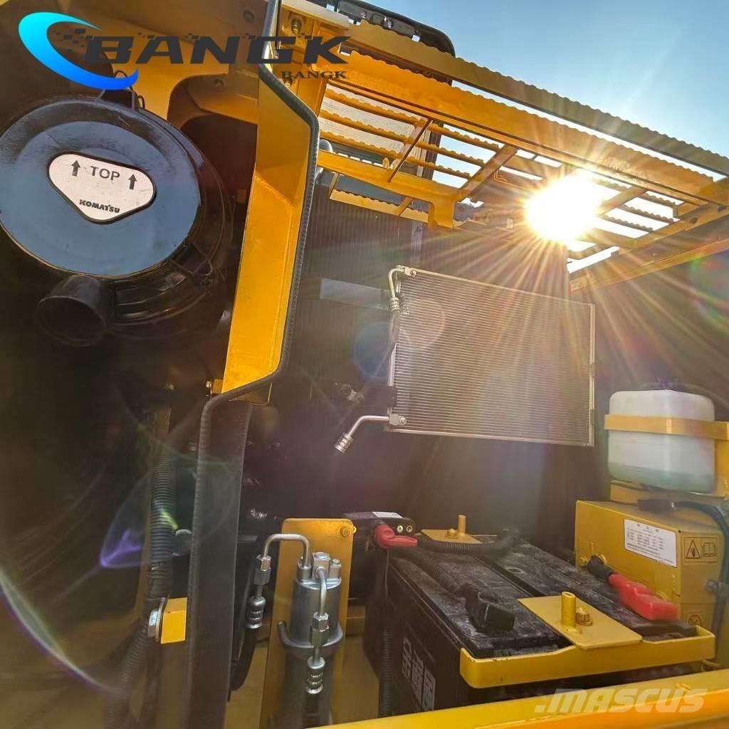 Komatsu PC160 Гусеничные экскаваторы