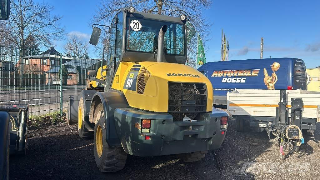 Komatsu WA 90 Фронтальные погрузчики