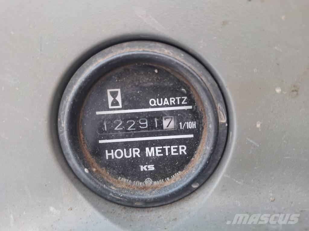 Kobelco SK135SRLC Гусеничные экскаваторы