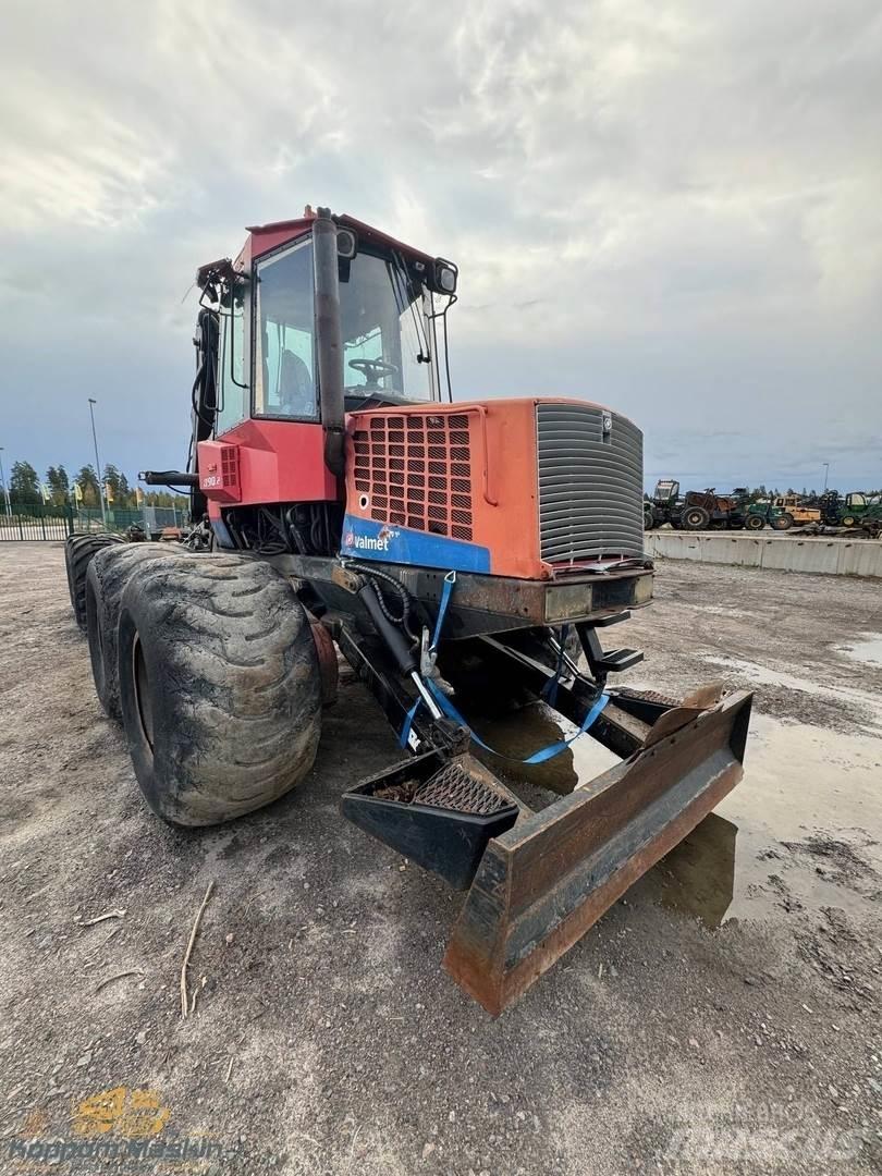 Valmet 890.2 Форвардеры