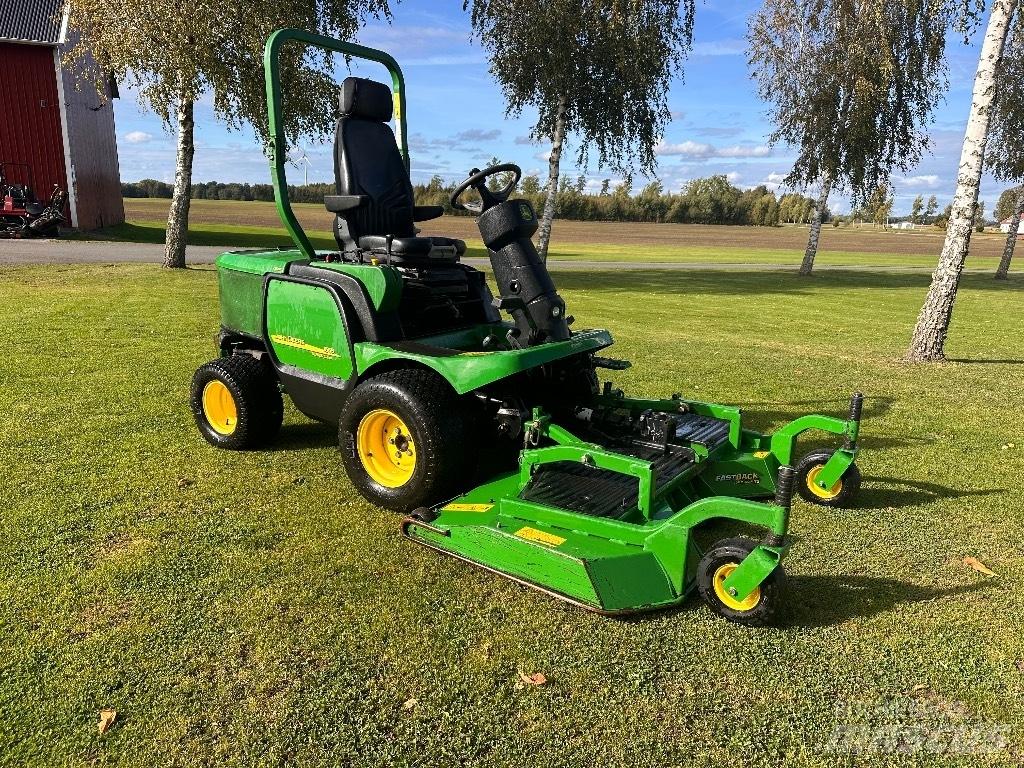 John Deere 1565 Самоходные газонокосилки