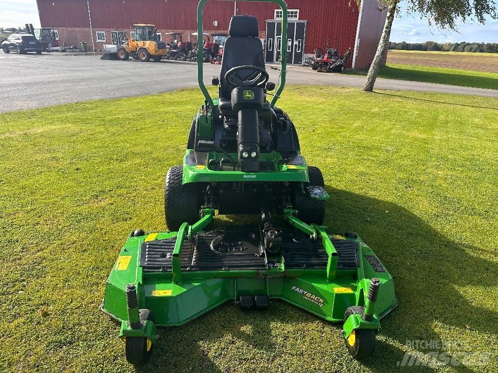 John Deere 1565 Самоходные газонокосилки