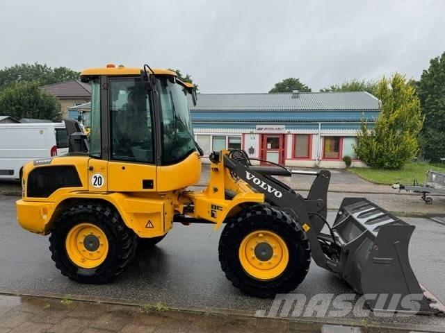 Volvo L 30 G Фронтальные погрузчики