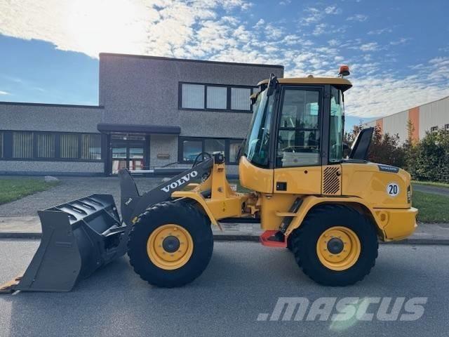 Volvo L 30 G Фронтальные погрузчики