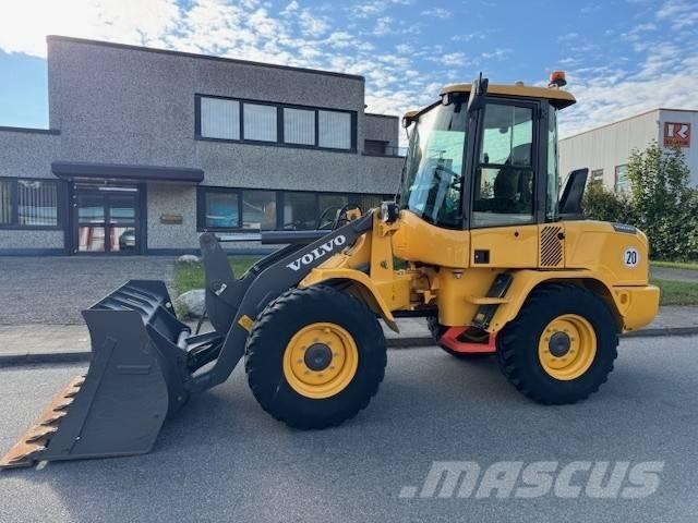 Volvo L 30 G Фронтальные погрузчики