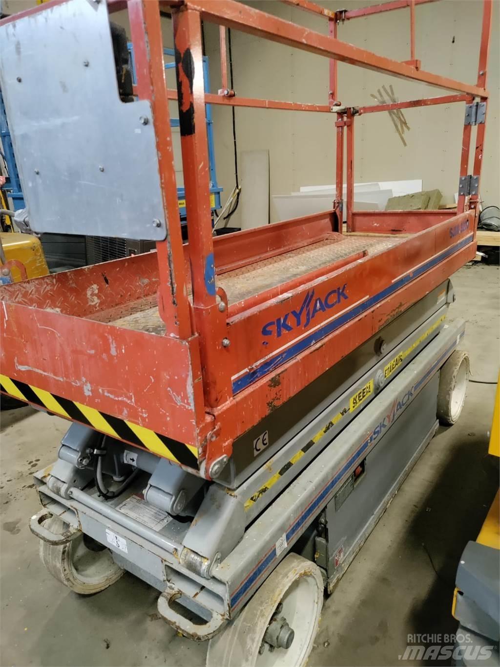SkyJack SJ3220 Ножничные подъемники